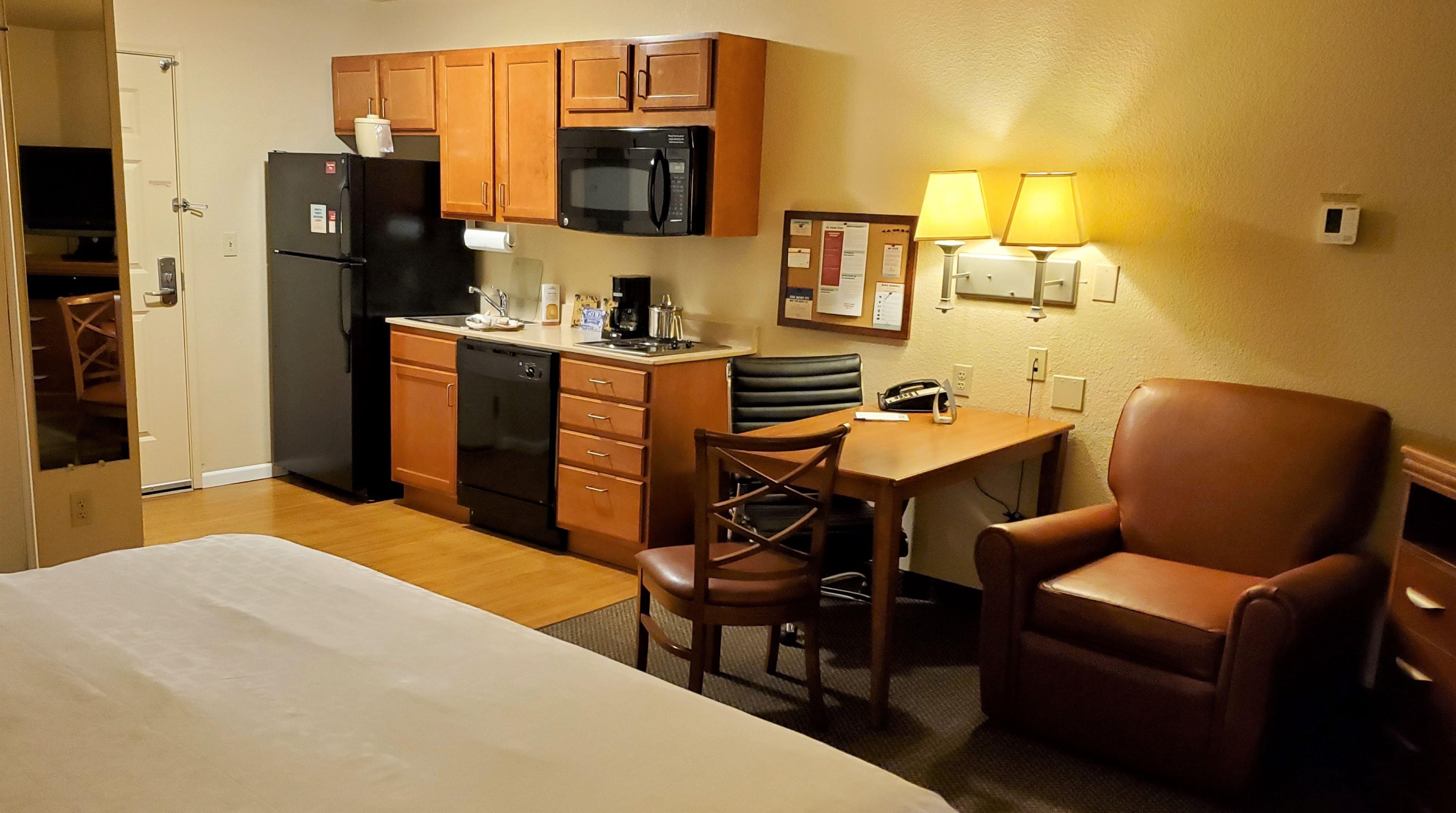 Candlewood By Ihg Hotel
